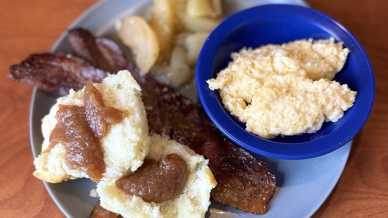 Blue breakast buffet plate at Windy Hollow Biscuit House.