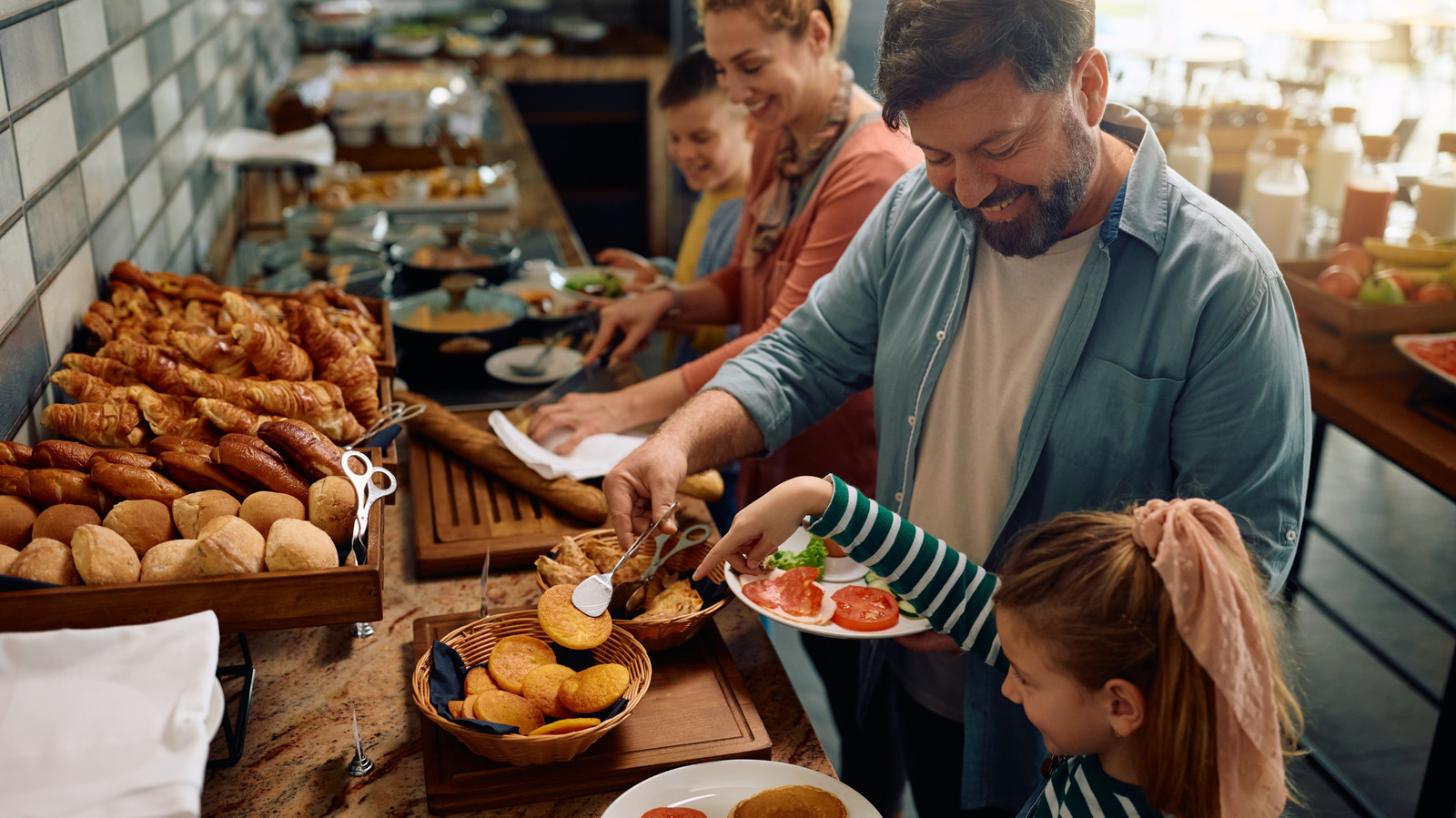 <a href="https://www.mashed.com/2236976/best-breakfast-buffet-every-state/" target="_blank">Where To Find The Best Breakfast Buffet In Your State</a>