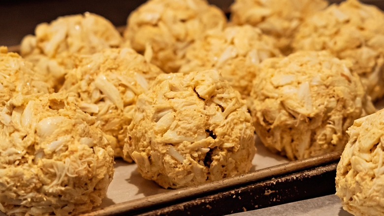 Tray of jumbo lump crab cakes