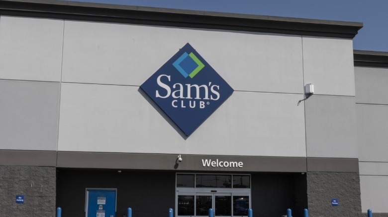 Sam's Club storefront exterior