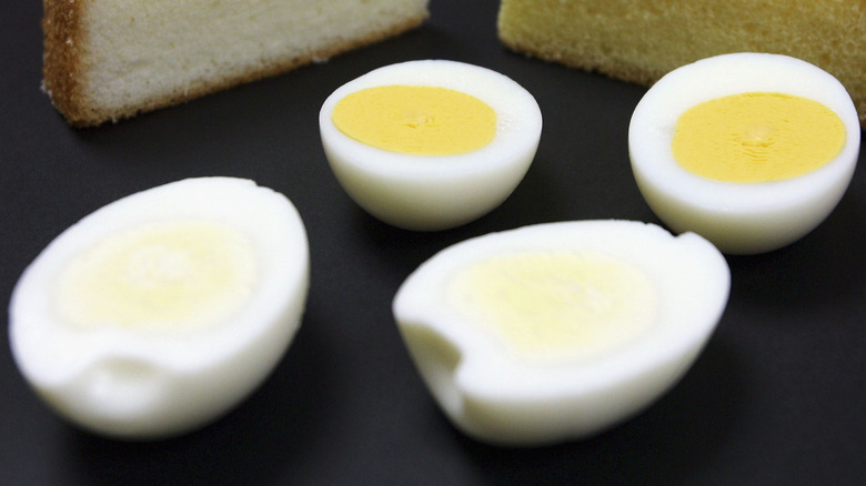 white and yellow egg yolks