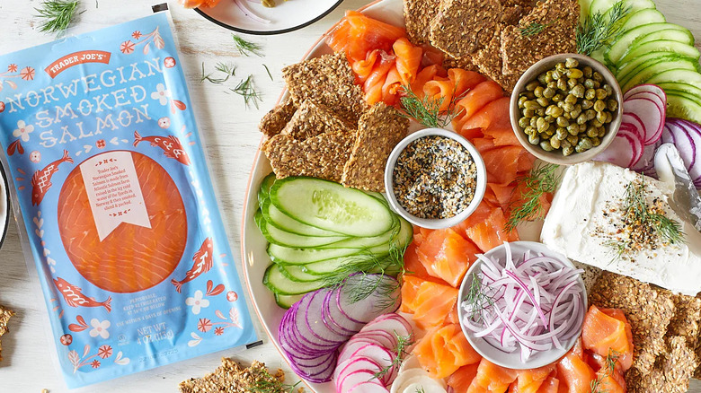 Smoked salmon platter