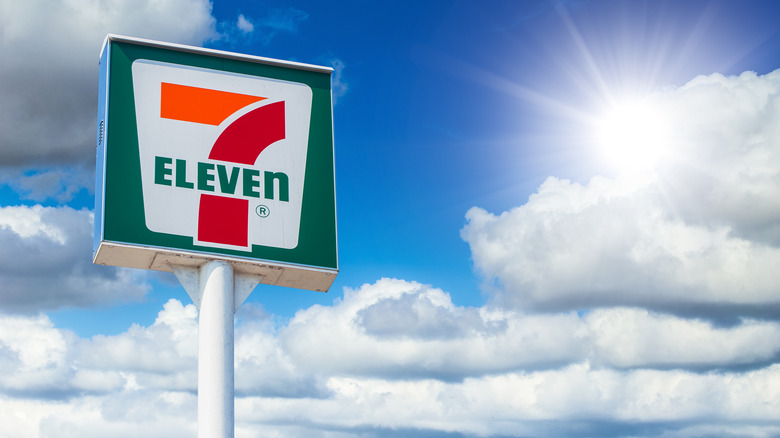 7-Eleven sign