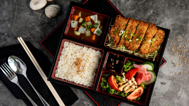 32 Creative and Interesting Bento Boxes - Hongkiat