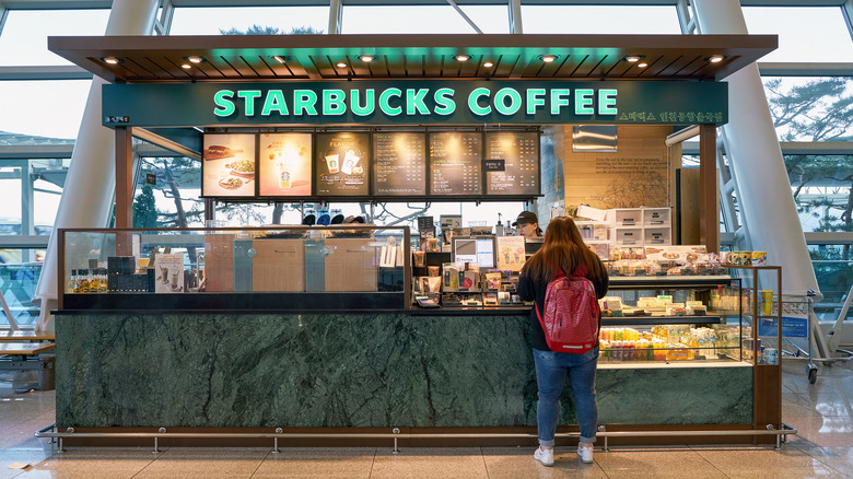 Starbucks located in an airport