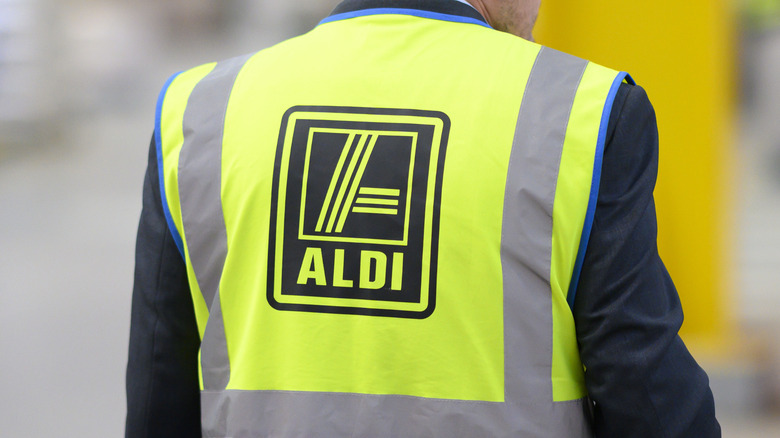 Why Do You Rarely See Many Employees At Aldi?