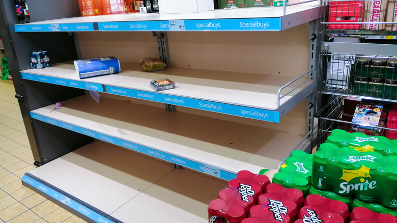 empty shelves at aldi specialbuys section