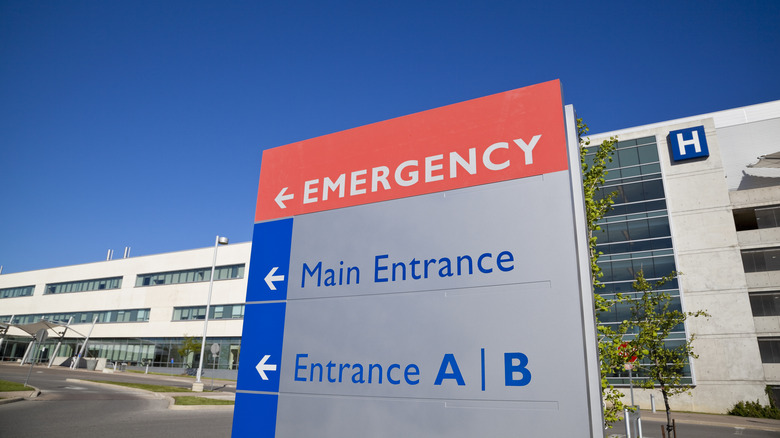 Emergency room sign