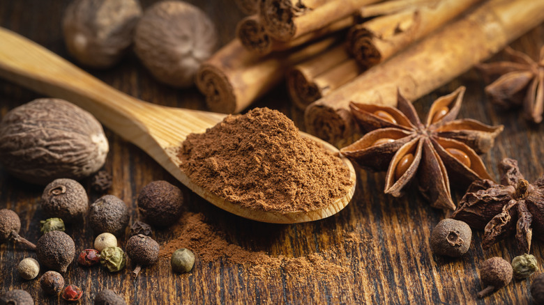 Whole and ground spices