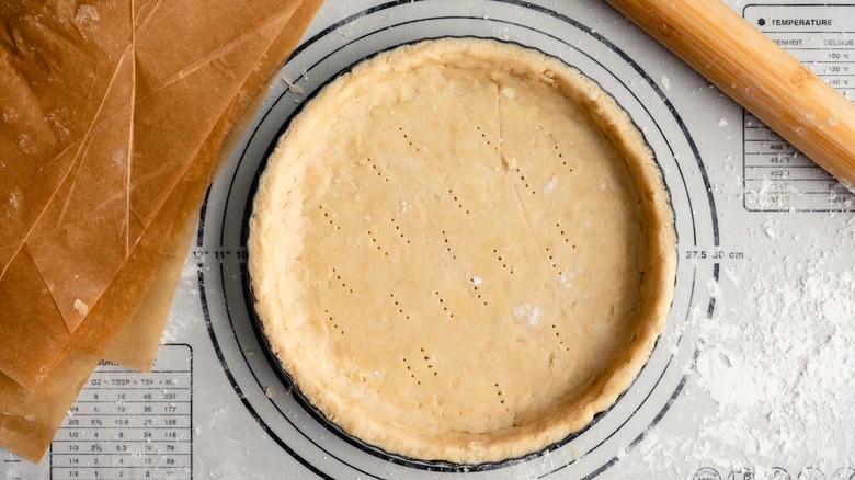 Pie crust in a pie plate