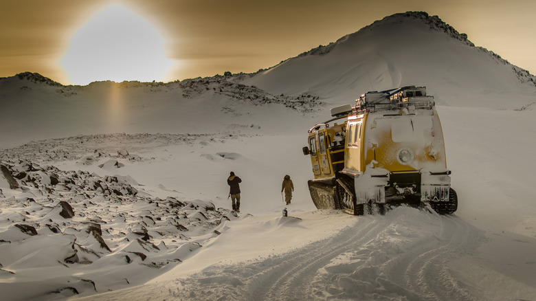 Antarctic expeditioners