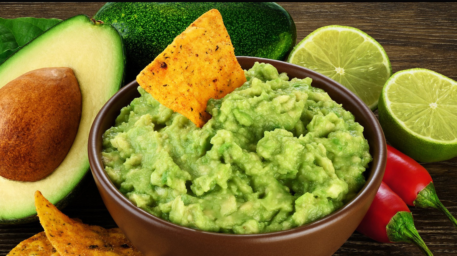 Why Chefs Never Buy Premade Guacamole
