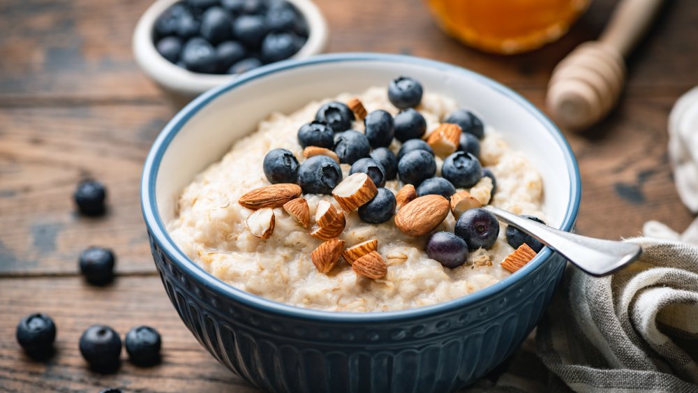 Oatmeal breakfast with blueberries