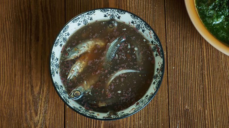 A bowl of garum 