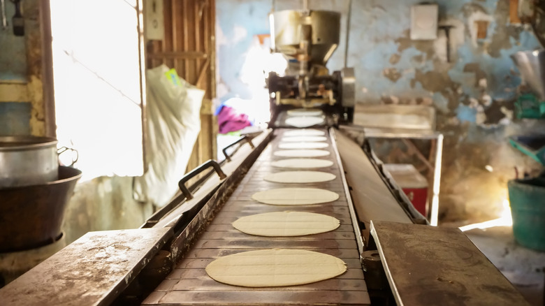 tortilla machine with tortillas