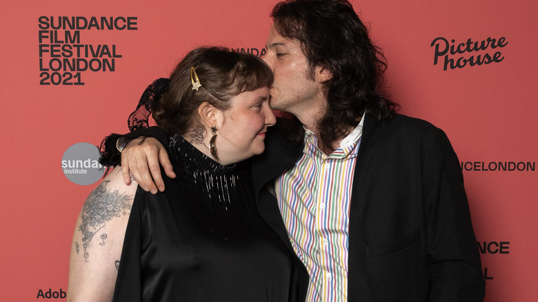 Luis Felber kissing Lena Dunham
