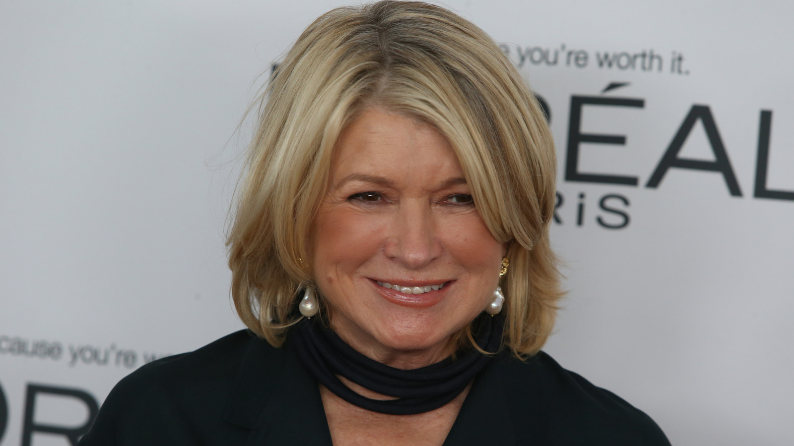 <a href="https://www.mashed.com/2122908/why-martha-stewart-went-to-prison/" target="_blank">Why Martha Stewart Went To Prison</a>