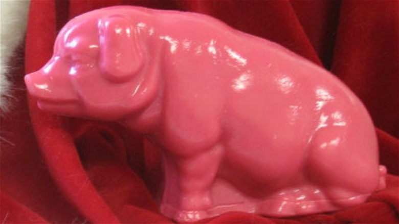 Pig-shaped peppermint candy