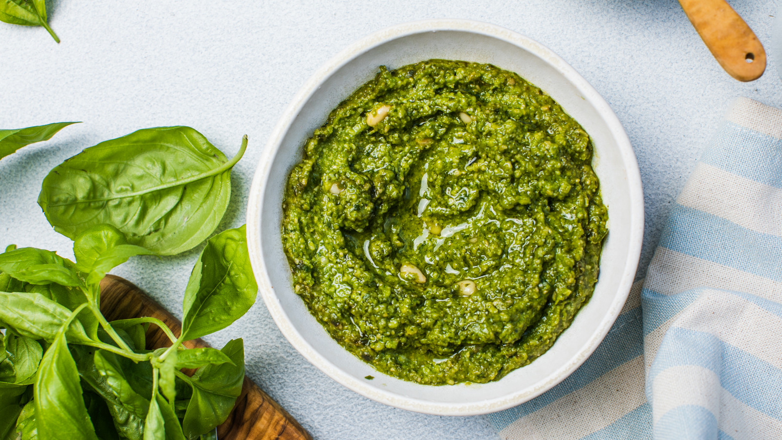 Why Pesto Always Tastes Better At A Restaurant
