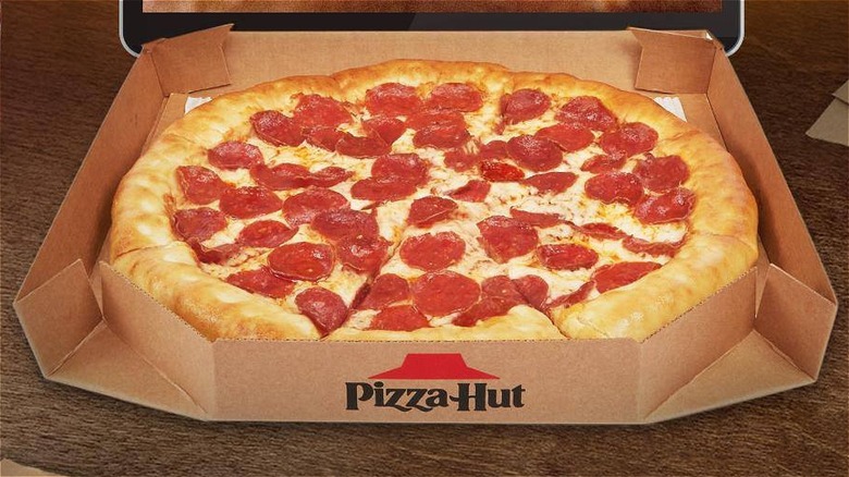 Pizza Hut pepperoni pizza