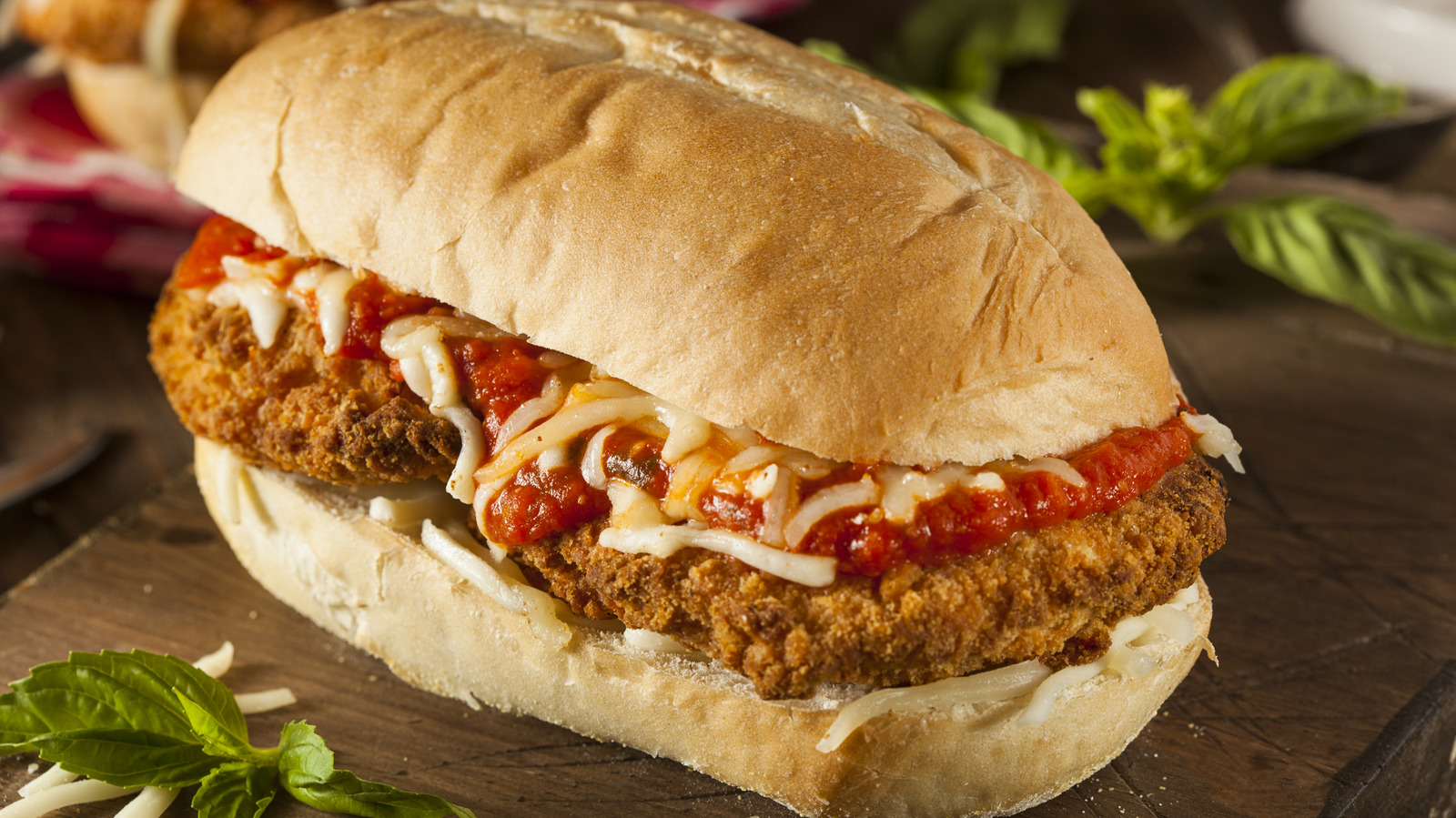 Why Professional Chefs Order Hot Sandwiches Sans Lettuce