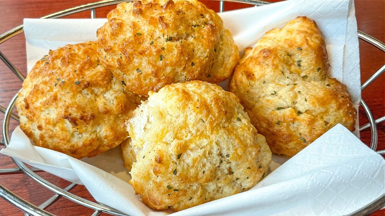 Red Lobster cheddar biscuits in basket