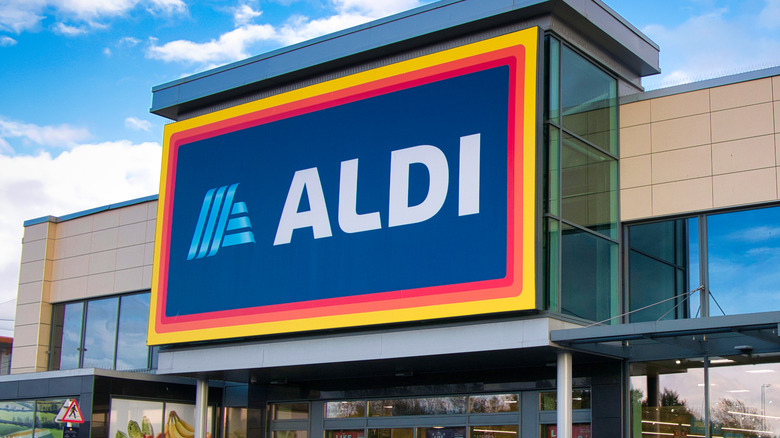 Aldi storefront 