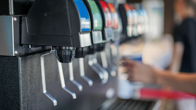 Soda fountain machine