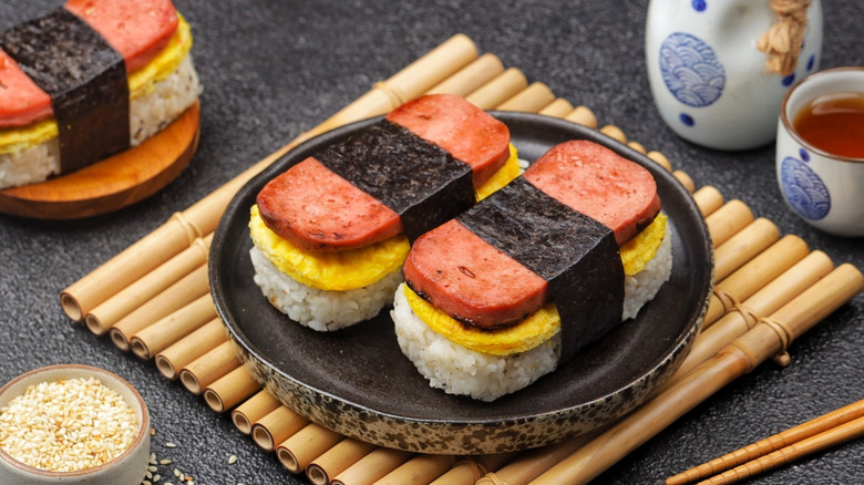 Plate of Spam musubi