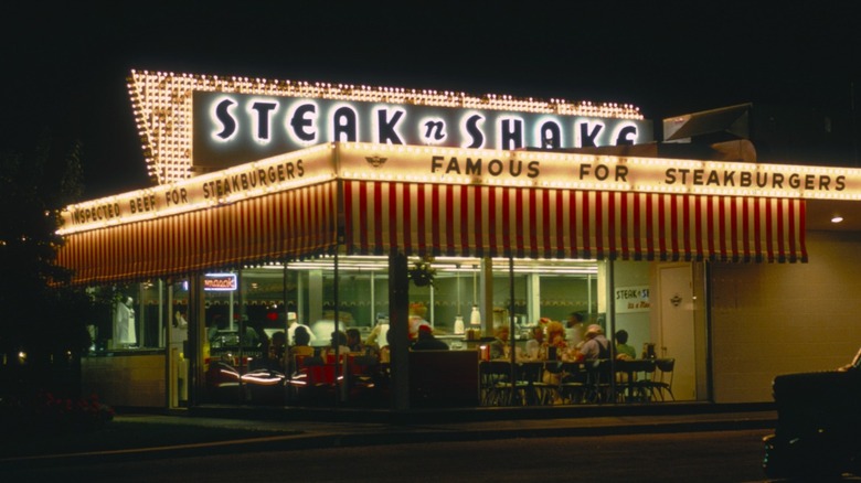 Route 66 Steak 'n Shake drive-in lit up