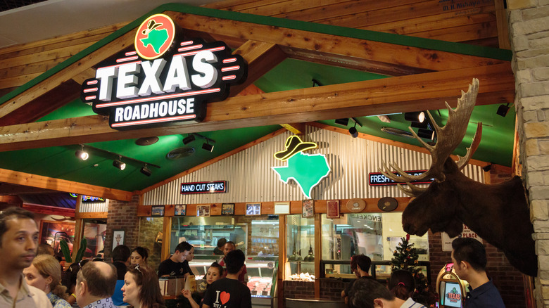 Texas Roadhouse interior