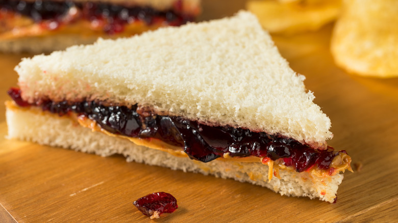 Why The Internet Will Never Agree On How To Make A PB&J Sandwich