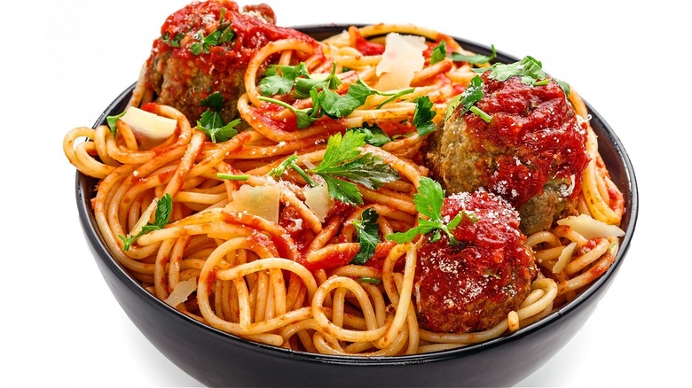 bowl of spaghetti and meatballs