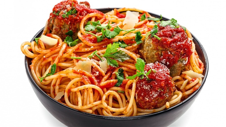 bowl of spaghetti and meatballs