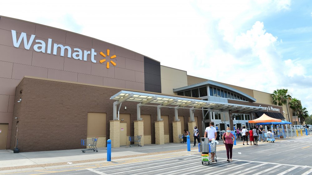 Walmart exterior