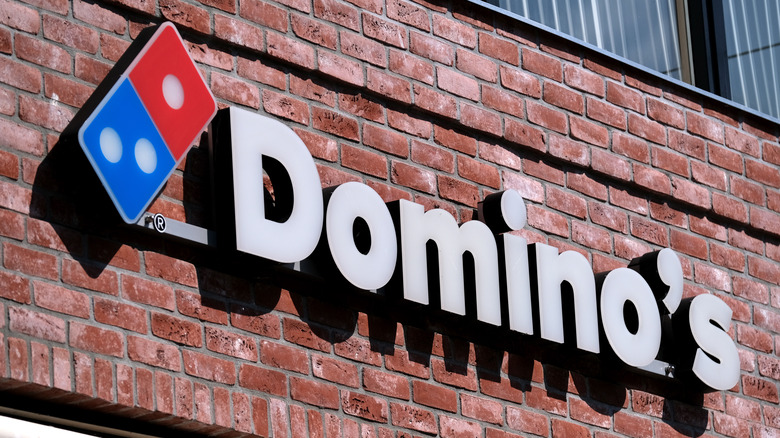 Domino's exterior sign