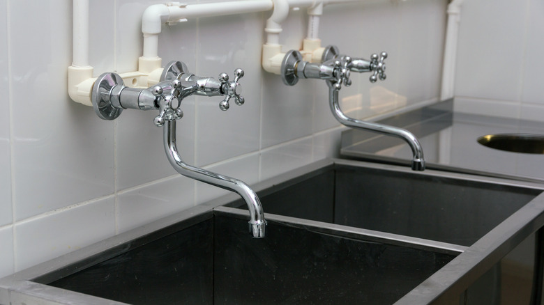 commercial kitchen sinks