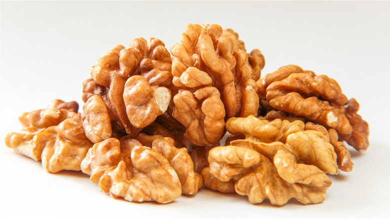 Walnuts without shells