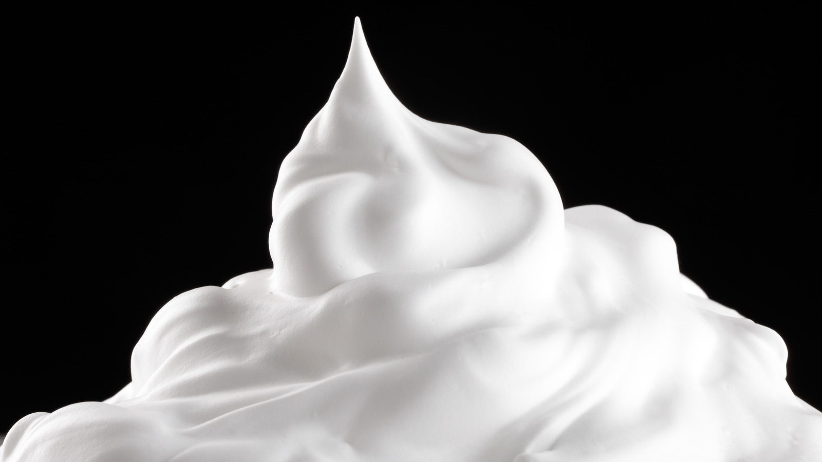 Why Whipped Cream Is The Best Topping For Your Piecaken