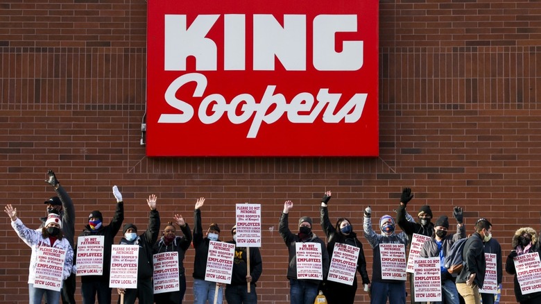 employees strike at king soopers