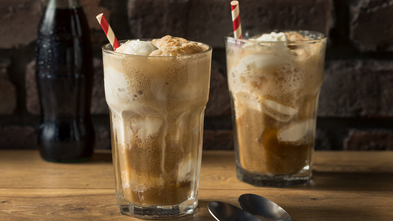 Root beer floats