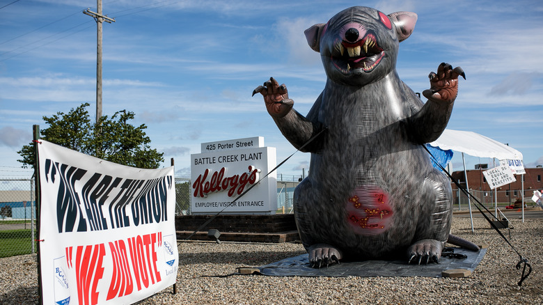 Union strike at the Kellogg's Battle Creek factory