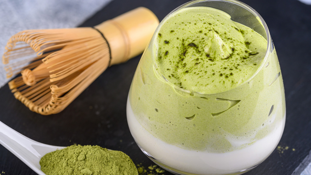 Matcha Dalgona with powder