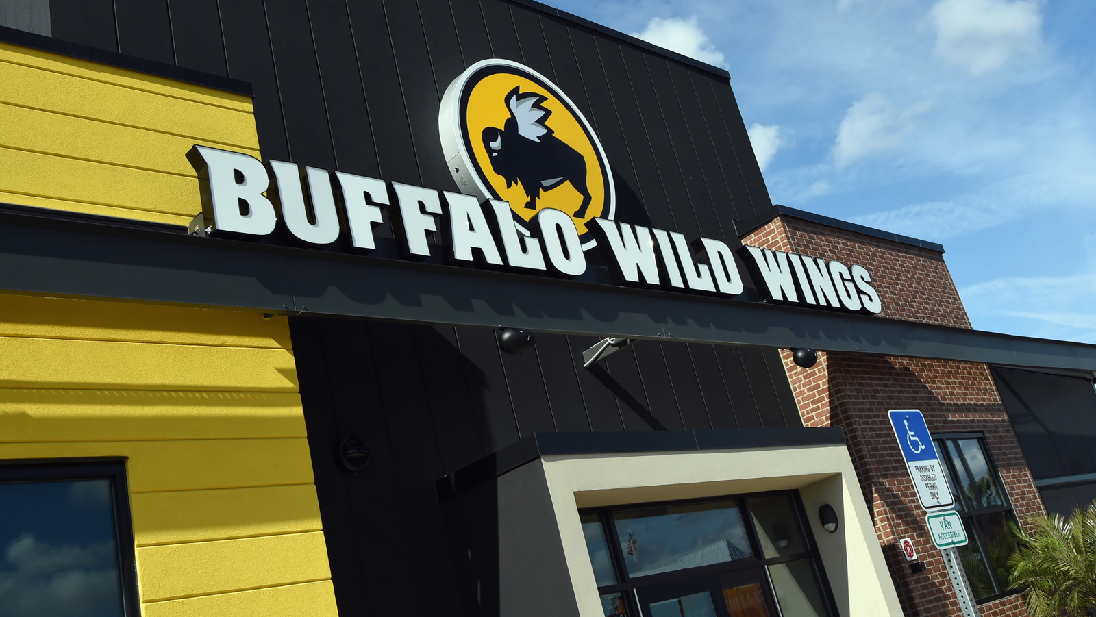 Why You Should Avoid Buffalo Wild Wings' Cauliflower Wings