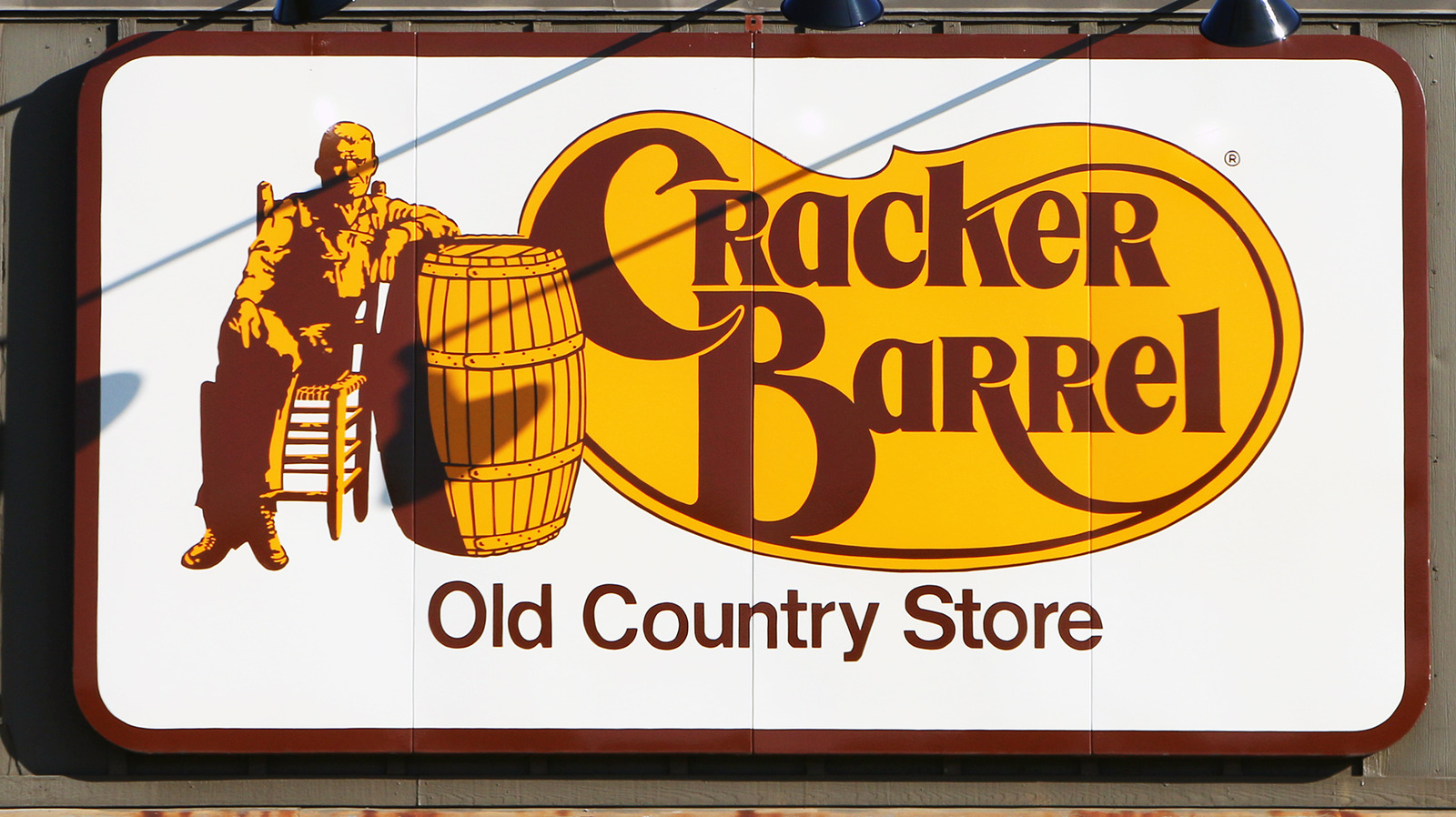 Cracker Barrel Nutrition Facts: What to Order & Avoid