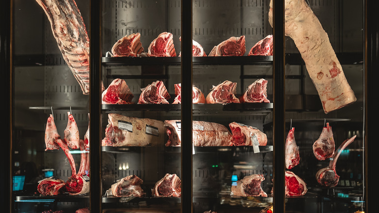 air drying cuts of steak