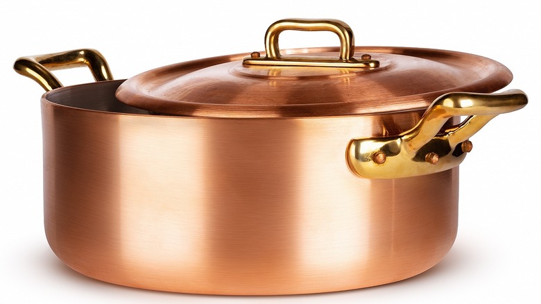 Copper pot with lid