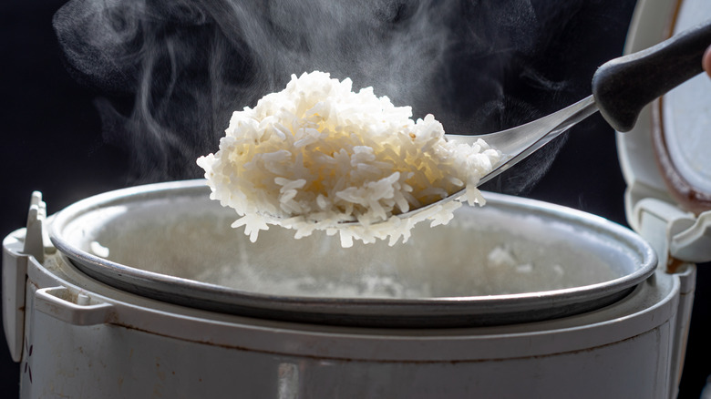 Hot rice cooked in bowl