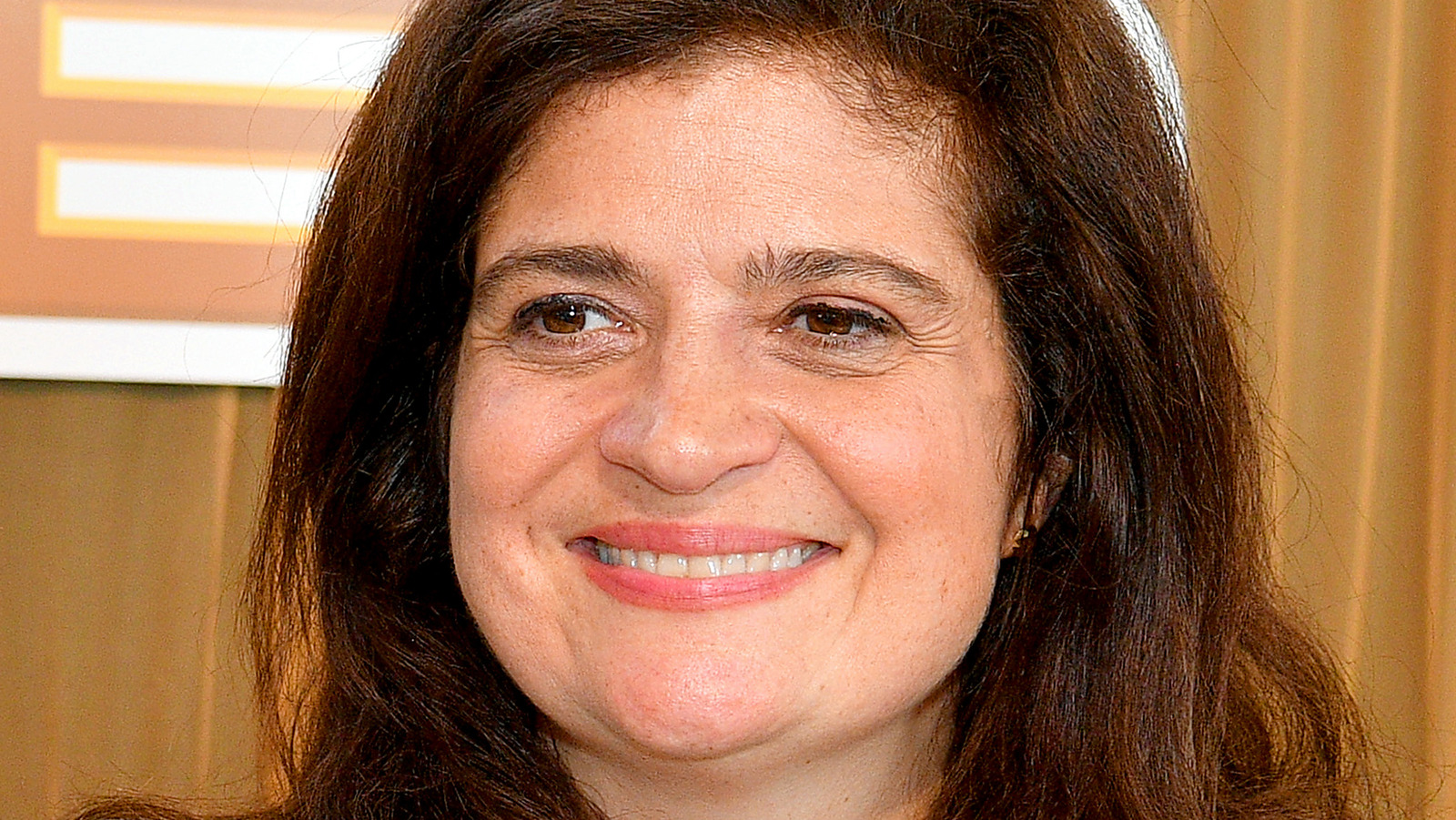 Why You Should Be Eating Radish Leaves, According To Alex Guarnaschelli