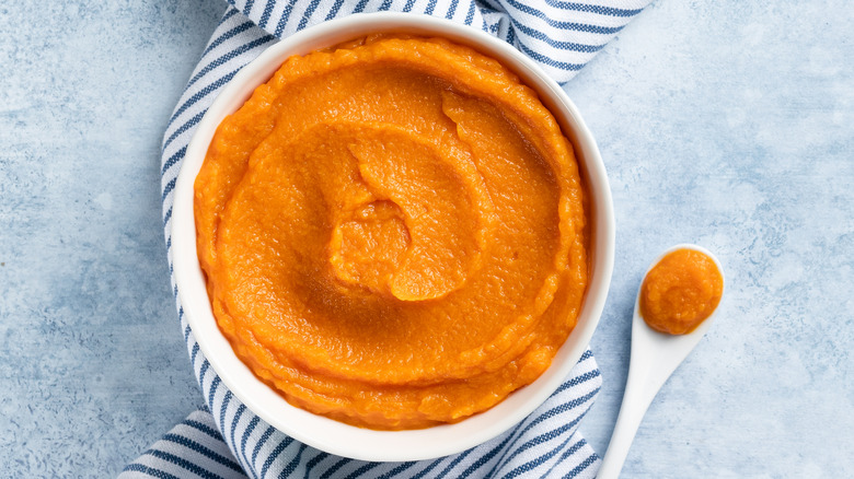 Bowl of pumpkin puree